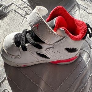 Nike Kids White and Red Sneakers with Black Accents